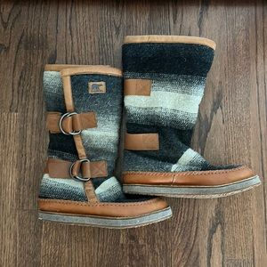 Sorel Blanket Chipahko Boots - good condition
